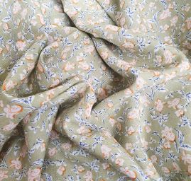 Viskozová šatová látka tisk drobné květy sv. zelená