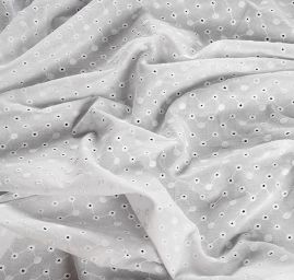 Madeira vyšívaná látka puntíky bílá II. jakost