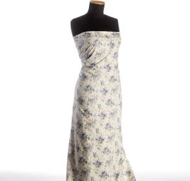 Bavlněná látka z kolekce Dapper s modrým kytičkovým motivem