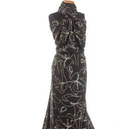 Viskózová šatová látka květinový vzor černá/smetanová