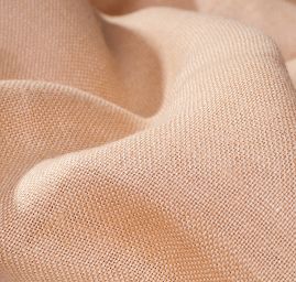 Len středně silný pastel okrové barvy