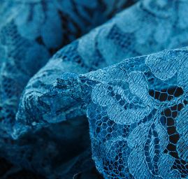 Tylová krajka jemná květy tmavě tyrkysová