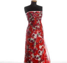 Hedvábný žoržet vzor jahůdky červený