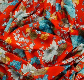 Krepdeším červený květy