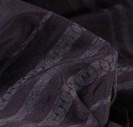 Hedvábný žakár proužky tmavě hnědý