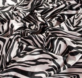 Satén pružný motiv zvířecí černý/lomená bílá