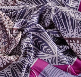 Satén nepružný vzor ornament fialový/hnědý