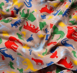 Viskozová látka na šaty s motivem zvířátek