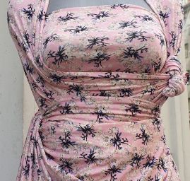 Letní úplet viskozový vzor květů růžový