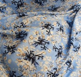Letní úplet viskozový vzor květů modrý