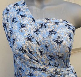 Letní úplet viskozový vzor květů modrý