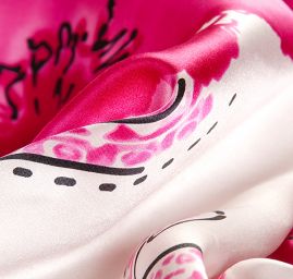 Hedvábný satén vzor paisley růžový