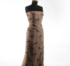 Šifon jemný se vzorem koníků a proužků pudrový