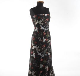 Šifon jemný se vzorem labutí a květin černý