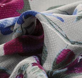 Šatová látka piké šedá s květy