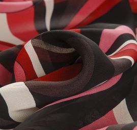 Šifon viskozový geometrický vzor čevenočerný