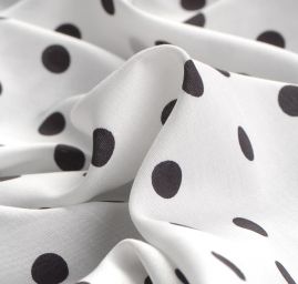 Viskozová šatová látka puntík černá/bílá