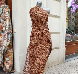 Viskozová šatová látka zvířecí motiv hnědá