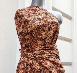 Viskozová šatová látka zvířecí motiv hnědá