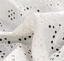 Krajka madeira květinové vlnky slonová kost