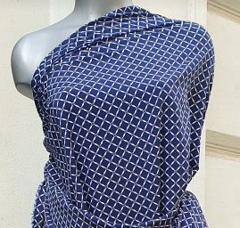 Krepdešín imitace hedvábí geometric modrobílá