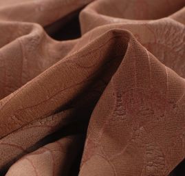 Šatová látka se vzorem květů hnědá