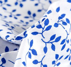 Bavlněná látka modrotisk lístečky/modrá bílá