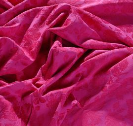 Žakárová látka bavlna směs s motivem růží malinová