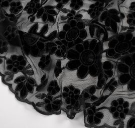 Pružná krajka sametová výšivka na tylu květy černá II. jakost