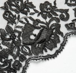 Krajka lem černá vzdušná na tylu