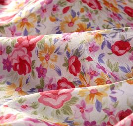 Efektné látak imitácia hodvábu kvetinový motív smotana