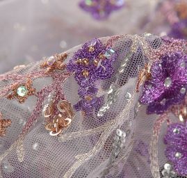 Efektní krajka vyšívaný tyl fialová