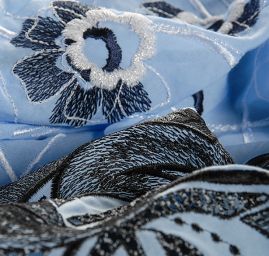 Madeira barevné květy modrá