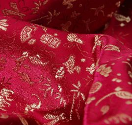 Látka brokát drobný vzor ve vínové