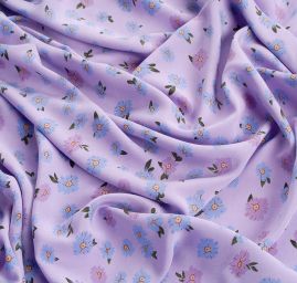 Viskozová šatová látka květy fialovomodré na lila