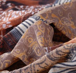 Úplet žoržetového vzhledu tisk pruhy