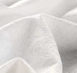 Žakárová látka bavlna směs květinový motiv bílá