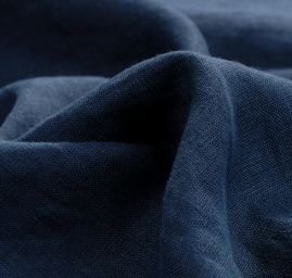 Len jemný středně sílný tmavě modré barvy