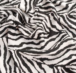 Imitace hedvábí pružný atlas zvířecí motiv černobílý