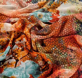 Jemný šifon nevšední květinový vzor skořicová