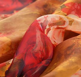 Jemný šifon motiv růží v pastelových barvách  hnědá