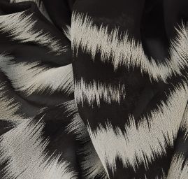 Efektní šifon černošedé vlny