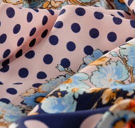 Krepdešín puntíky/květy starorůžová