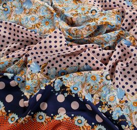 Krepdešín puntíky/květy starorůžová