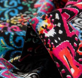 Úplet viskozový etno vzor