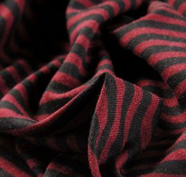 Úplet viskozový matný proužek vínovočervený