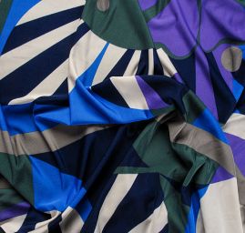 Úplet viskozový lesklý povrch květinový motiv