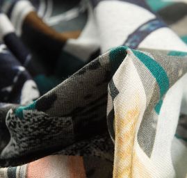 Úplet viskozový motiv města a archytektury