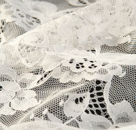 Efektní krajka výšivka na tylu motiv květin slonová kost