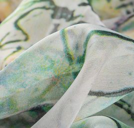 Šifon motiv velkých květů fialovorůžový 